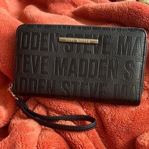 Steve Madden long zip around wallet / wristlet